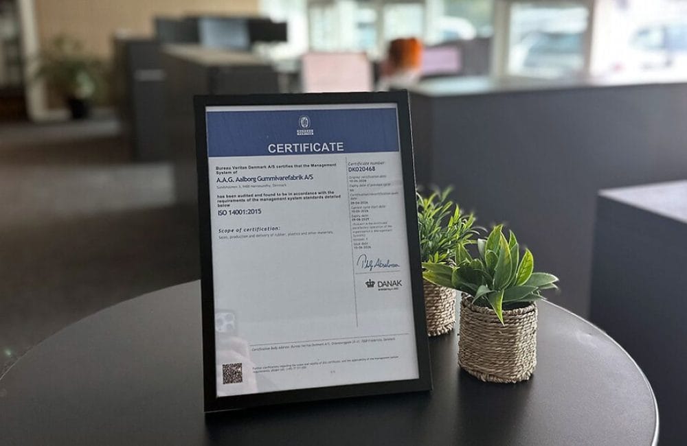 Certificeringen er et vigtigt skridt i det fortsatte arbejde med at styrke vores processer inden for miljøpåvirkning, ressourceforbrug og løbende forbedringer på tværs af virksomheden.